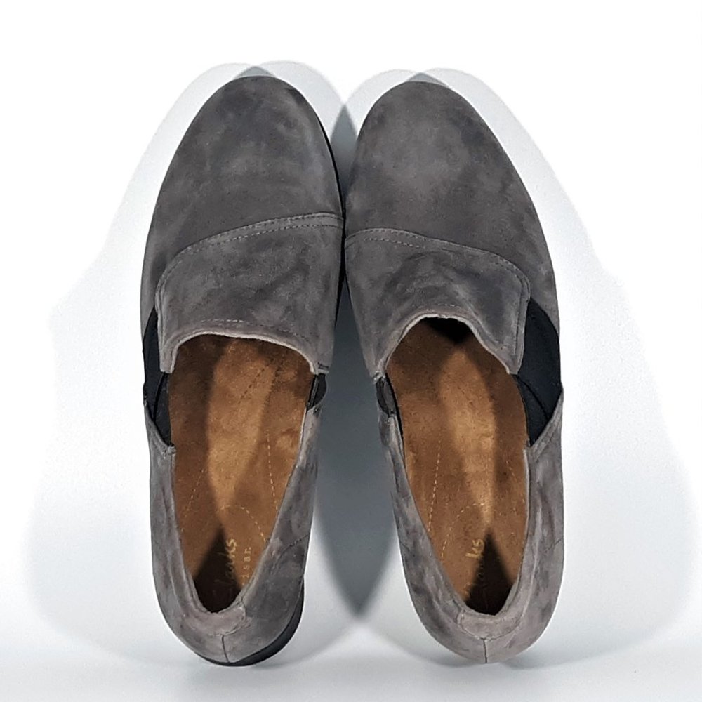 Clarks Artisan Daelyn Monarch Nubuck Suede Slip On - image 6